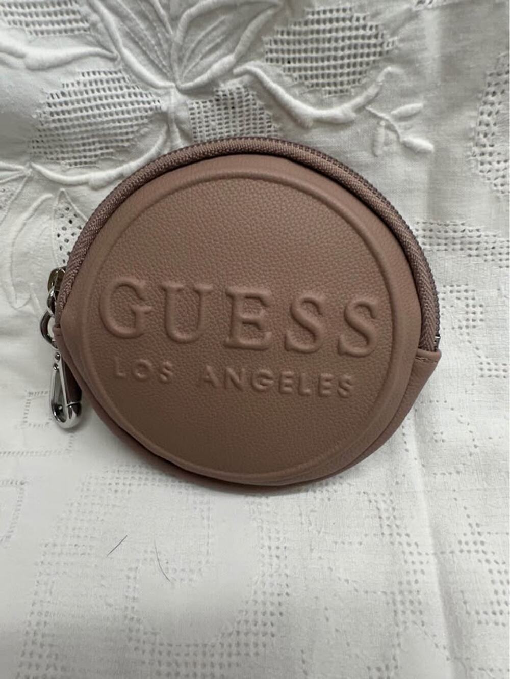 Pre-loved Guess dusty pink coin purse with carabiner clip. B332.